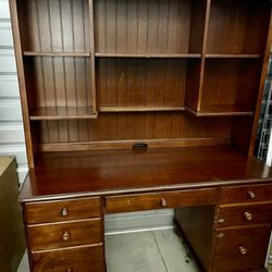 Ethan Allen “Peggy” Model Child Desk With Removable Hutch. 