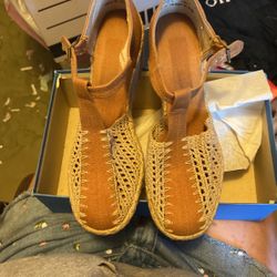 Size 9 Shoe