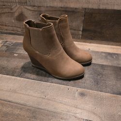NAUTICA Women's Wedge Boot - Casual Fashion High Heel Slip-On Ankle Sz 6 *NEW*

