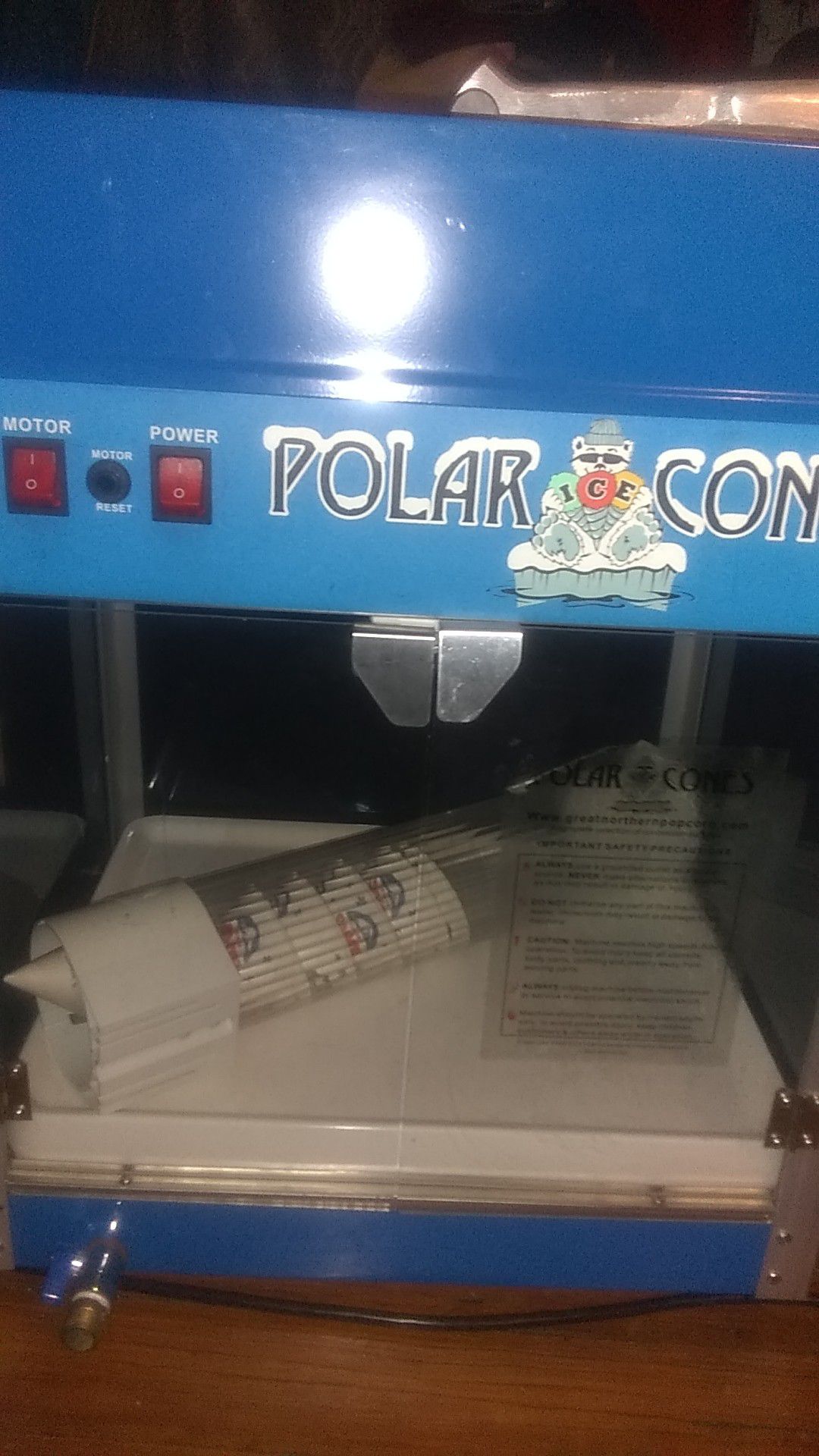 Polar cones shaved ice machine