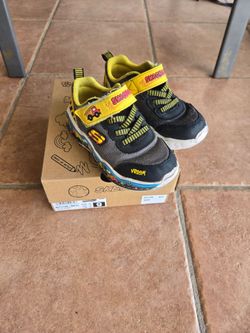 Child size 9 skechers