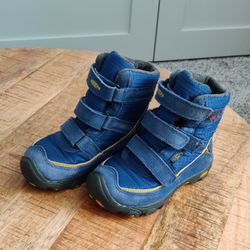 Keen Little Kids Snow Boots  Size 11