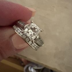 Stunning Diamond Wedding Set