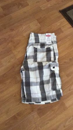 New Levi’s cargo shorts Zise 38