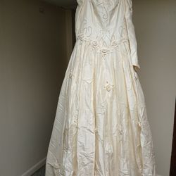 Beautiful Ecru Wedding Dress 100% Silk In Excellent Condition 