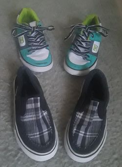 Boys sneakers size 13/1