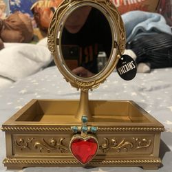 Mirror Mirror Bath & Body works