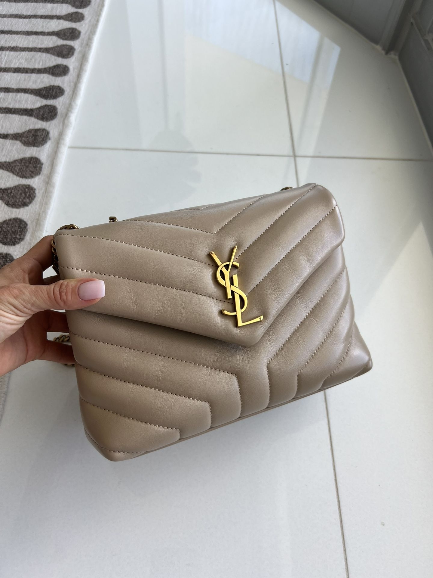 Authentic Saint Laurent Loulou Quilted Leather Shoulder Bag