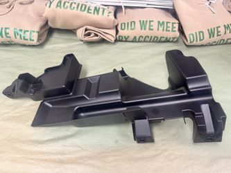 OEM 2013-2015 Honda Accord Rt Front Radiator Support Air Duct RH 71108-T31-A00