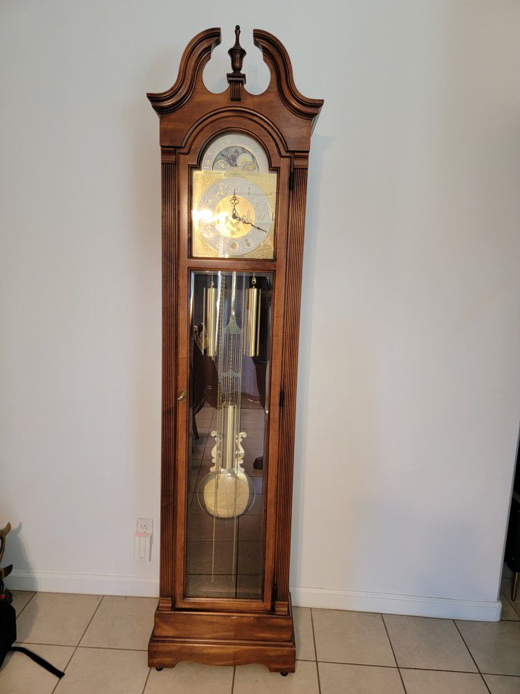 Howard Miller George Washington Grandfather Clock 