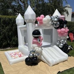 White castle bounce house