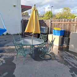 Only $40 Bucks With 4 Chairs