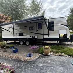 2018 Keystone Hideout Travel Trailer