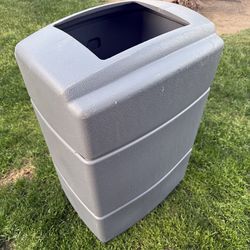 Garbage can