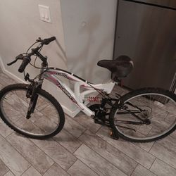 NEXT PLUSH 26" MOUNTAIN BiKE FOR PARTS OR REPAIR