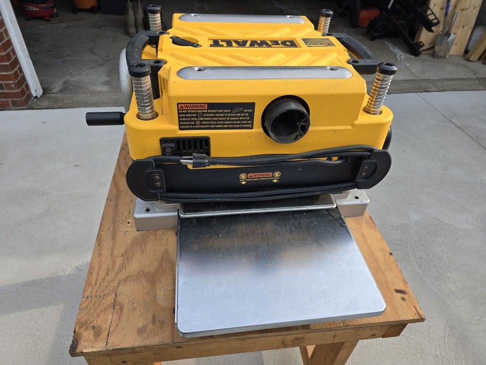 13" Dewalt Planer