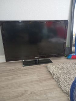 46 inch Samsung TV