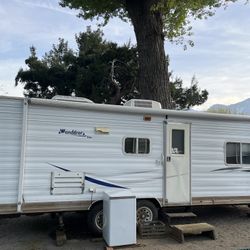 2005 Travel Trailer. $5.500