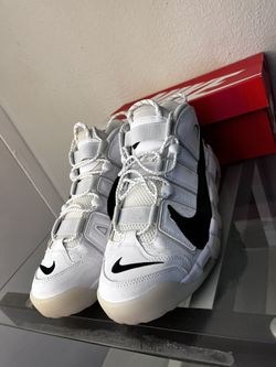 nike size: 10.5 s as duly