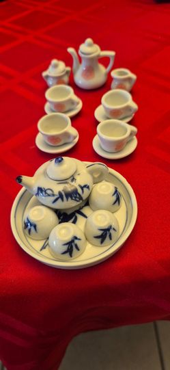 Two mini sets of tea