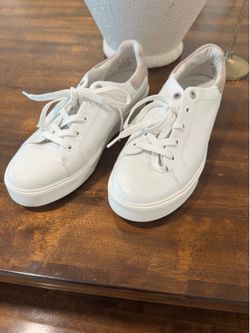 Naturalizer sneakers