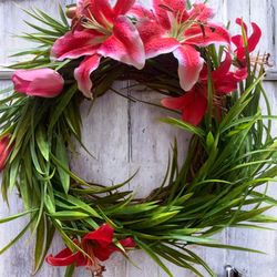 Brand New- Beautiful  Tropical Lilies Door Wreath  🌺