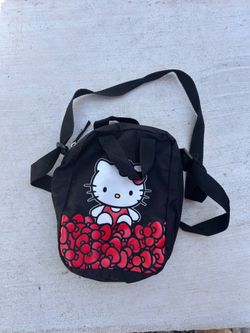 Hello Kitty bow crossbody bag