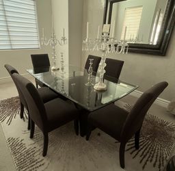 MINT Cond. Dining Set For 6