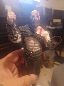 God Of War Action Figure Missing Some Accessories 