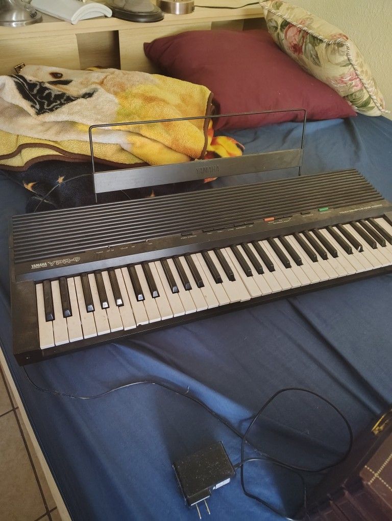 Electric Piano,Has Cord Works Good