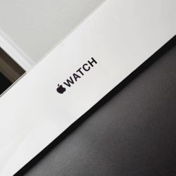 Apple Watch SE 2nd Gen! GPS 40mm, Starlight Color! Brand New Unopened! 
