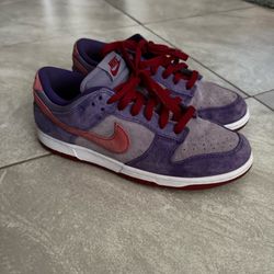 Nike dunk low suede  8.5