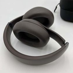 Beats Studio Pro - Wireless Bluetooth Noise Cancelling Headphones - Personalized