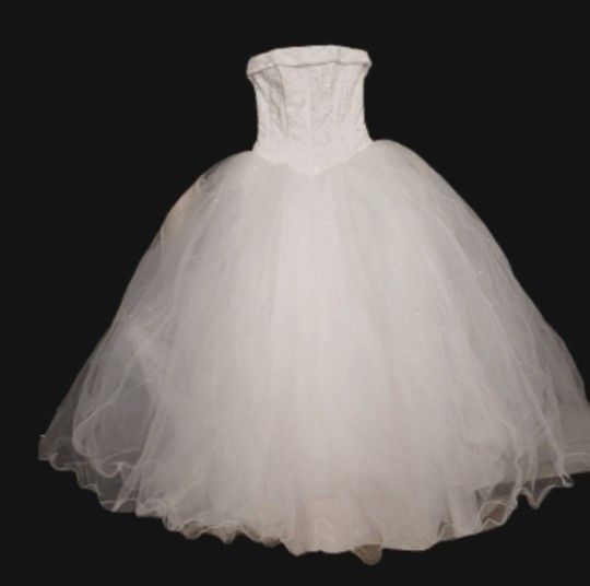White Wedding Dress With Tulle.
