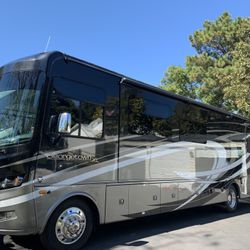 2015 Forest River Georgetown XL  Black Diamond 360DS 38 foot class A motorhome. Ford V10 engine, automatic 71k miles. Runs and drives great well maint