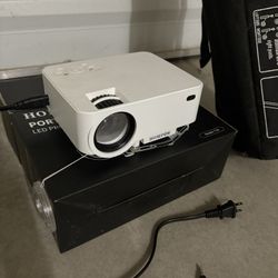 Projector And Projector Screen