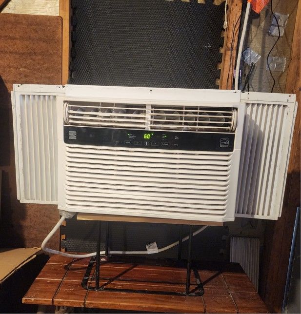 WINDOW AC UNIT AIR CONDITIONER 8000BTU
