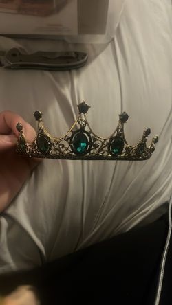 Cosplay crown