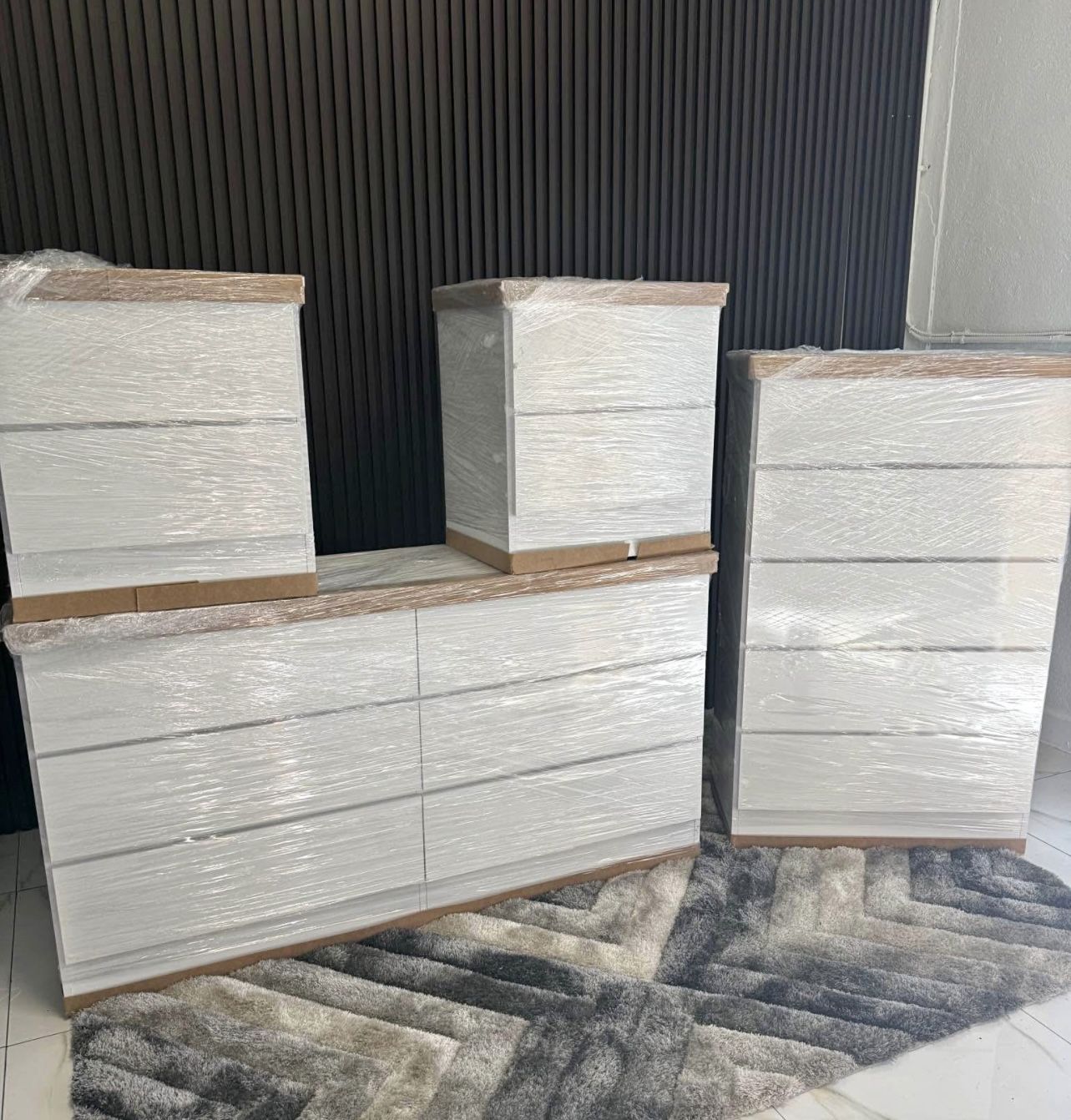 Dresser, Chest And 2 Nightstands - Cómoda , Gavetero Y 2 Mesitas De Noche