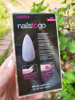 NailsToGo Acrylic Nail Tip - Medium Stiletto