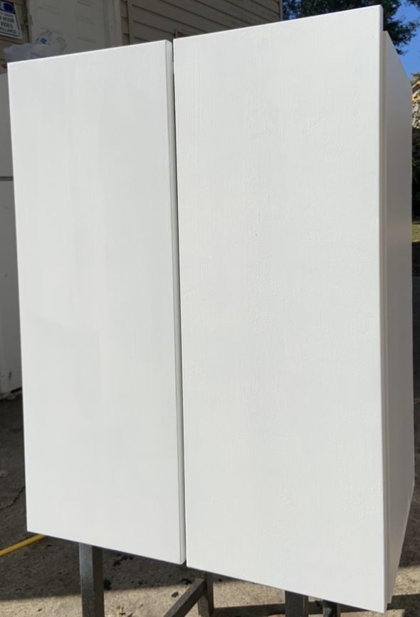 Se vende 2 gabinetes de 22.1/2 de ancho x 28.1/2 de alto