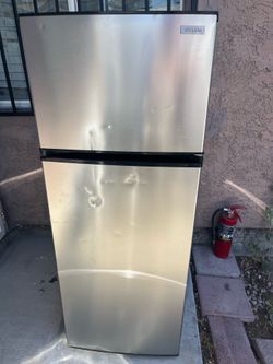 Vissani mini fridge / read description