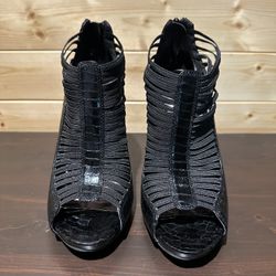 Almost new beautiful Carlos Santana booties in size 6.5