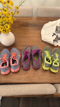 $5 EACH NIKES!