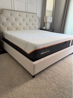 Lux adapt Firn Tempurpedic Mattress LIKE NEW
