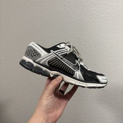 Nike Vomero 5 Black And White 