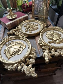 Vintage Gold Flower Plaques 
