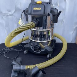 DEWALT 8Gallon 5HP Wet&Dry Vacuum  