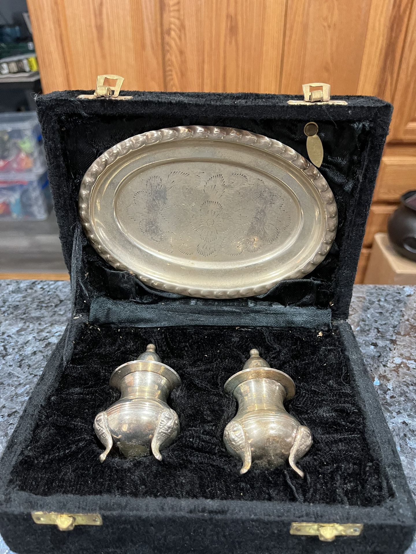 Vintage International Silver Co. Pair Of Salt And Pepper Shakers In Case With Small Dish.  Preowned .  Silver plated 