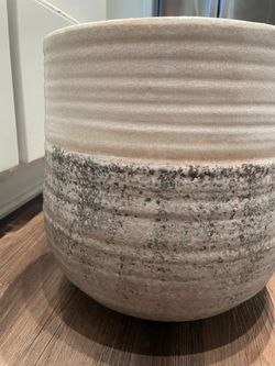 Ceramic pot